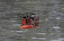 Rising floods threaten central Bangkok