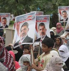 Pakistani women protest massacres in Syria and Egypt