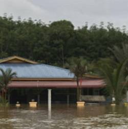 Severe flooding hits southeast Asia