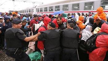 Refugees stuck at Croatia-Slovenia border