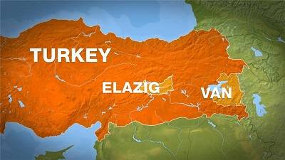 Turkey: Six killed in bomb blasts near police stations