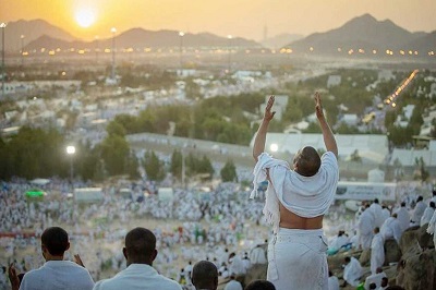 Dan inilah suatu pemakluman dari Allah dan Rasul-Nya kepada manusia pada hari haji akbar