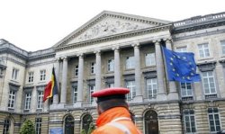 Belgian politicians back veil ban 