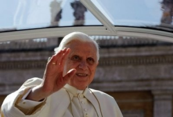 Pope in new abuse cover-up claim 