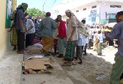 Dozens dead in Somali mosque blasts 