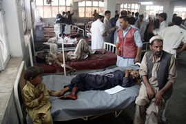 Scores dead in Pakistan bomb blasts 