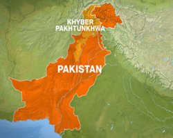 Bomb attack targets Pakistan police 