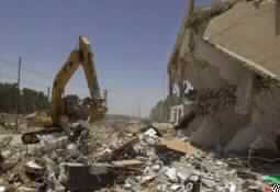 Israeli Forces Destroy Buildings at Arafat Compound