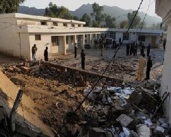 Dozens killed in Pakistan blasts 