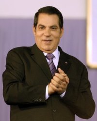 Ben Ali flees to Saudi Arabia 