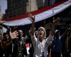 Yemen president fires cabinet 