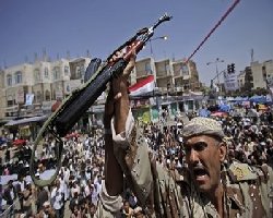 Defections hit Yemen president 